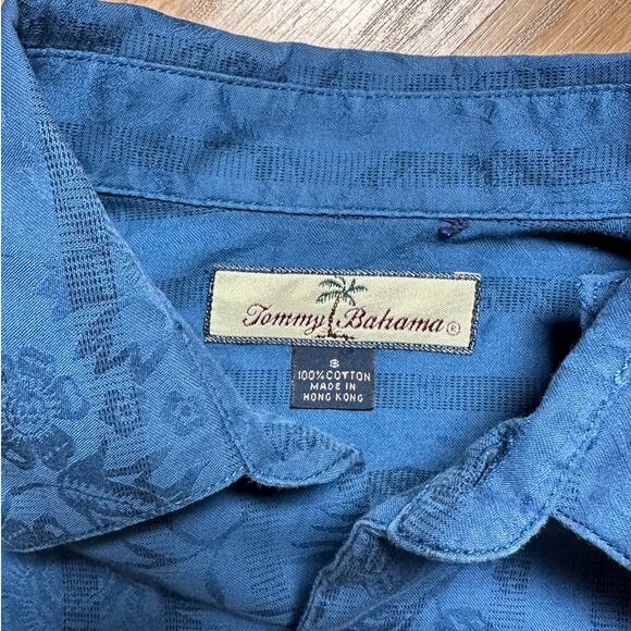 Small Vintage Tommy Bahamas Floral Hawaiian Button Down - Picture 4 of 4